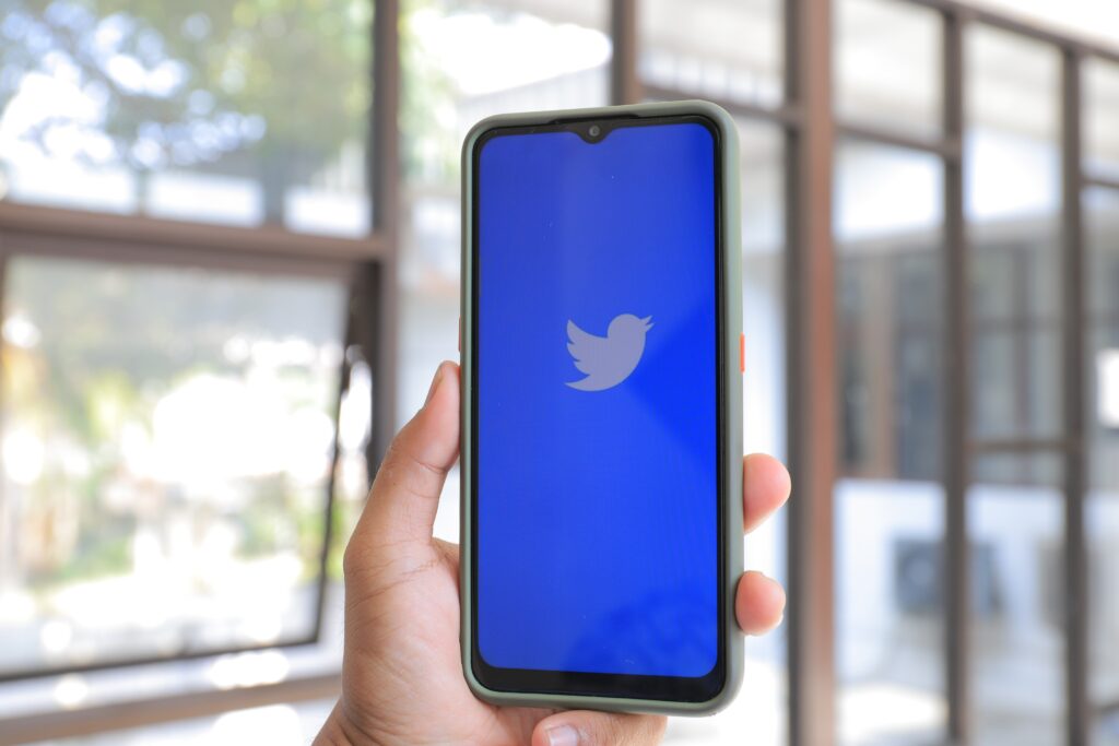 Twitter to introduce daily limit on DMs for unverified accounts